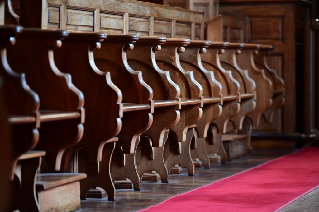 les stalles de la chapelle de l'Hôtel Dieu